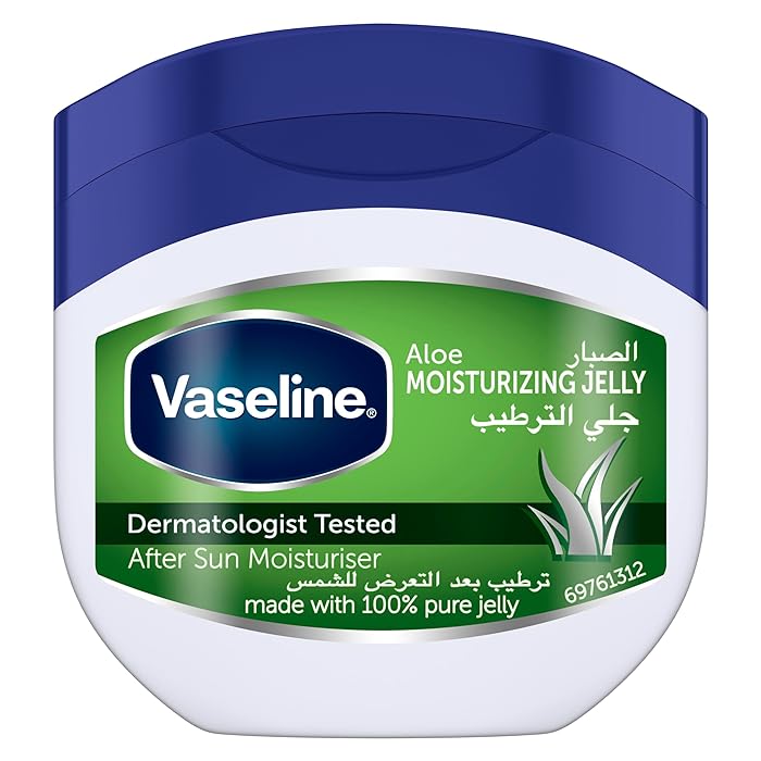 Roll over image to zoom in Vaseline Moisturizing Petroleum Jelly, for dry skin, Aloe Fresh, to heal dry and damaged skin, 100ml